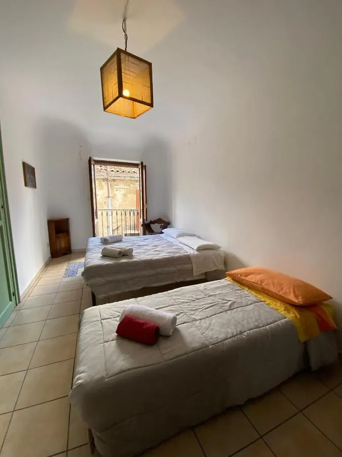 Quiet And Comfortable Apartment In Palermo City Centre